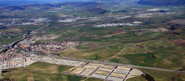 Aurrera atera ez zen industrialdeak 1,7 milioiko zorra utzi du Gazolatzen 