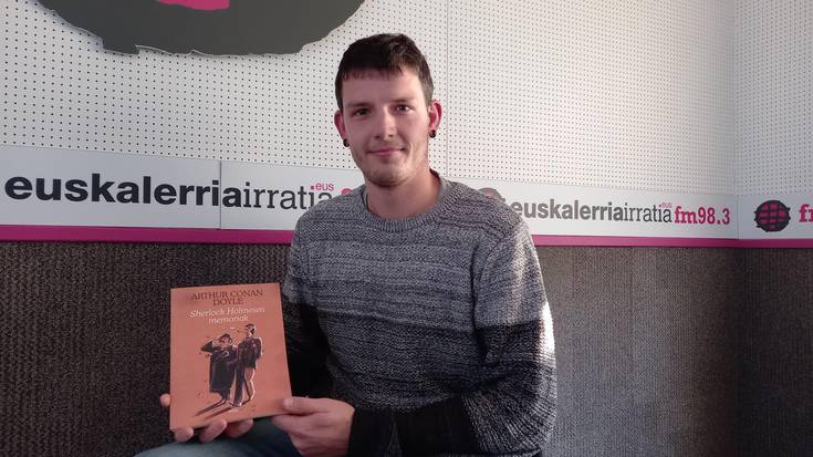 Aitor Blanco: “Sherlock Holmesen liburuetan ‘Elementala, Watson adiskidea’ esaldia ez da agertzen”