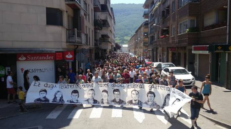 Altsasuko gazteen sakabanaketa salatu dute manifestazioan