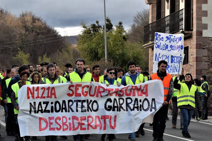 Nazioarteko garraioa desbideratzea eskatuz N-121-A errepidea moztuko dute otsailaren 28an Beran