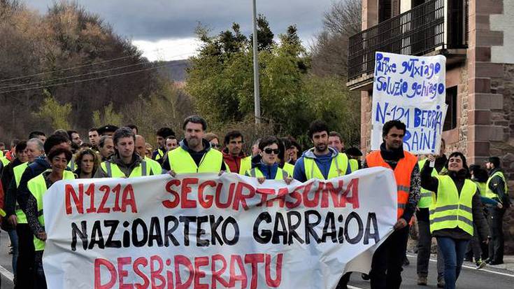 Nazioarteko garraioa desbideratzea eskatuz N-121-A errepidea moztuko dute otsailaren 28an Beran