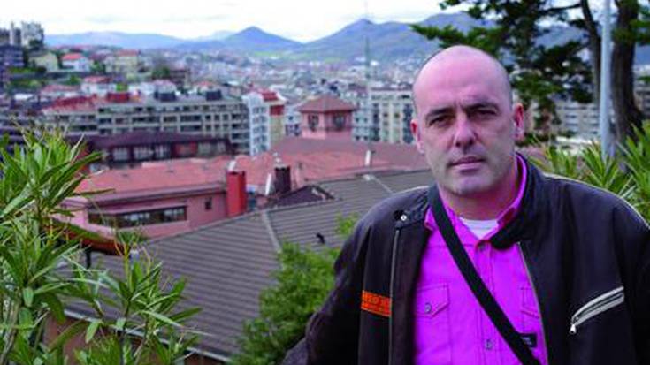 John Andueza: "Gurean bada etorkizuna nobela beltzari dagokionean. Idazle handiez gozatuko dugu, euskaraz"