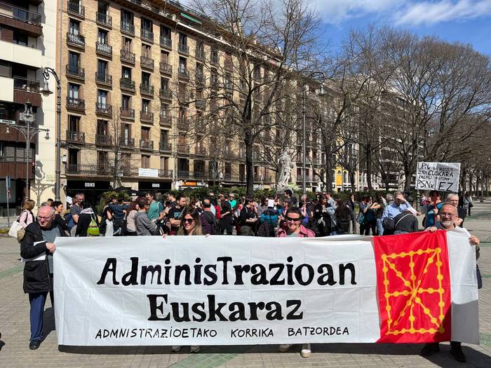Nafarroako Administrazioetan Euskararen Eguna: Lan deialdietan euskara kontuan hartzeko beharra agerian jartzeko