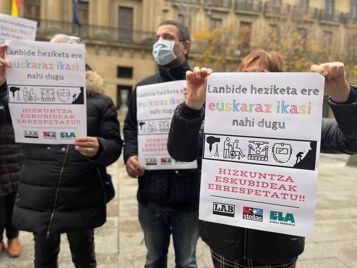 Lanbide heziketan euskararen eskaintza urria salatu dute LABek, STEILASek eta ELAk