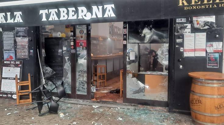Erasoa, Iturramako Ezpala tabernaren kontra