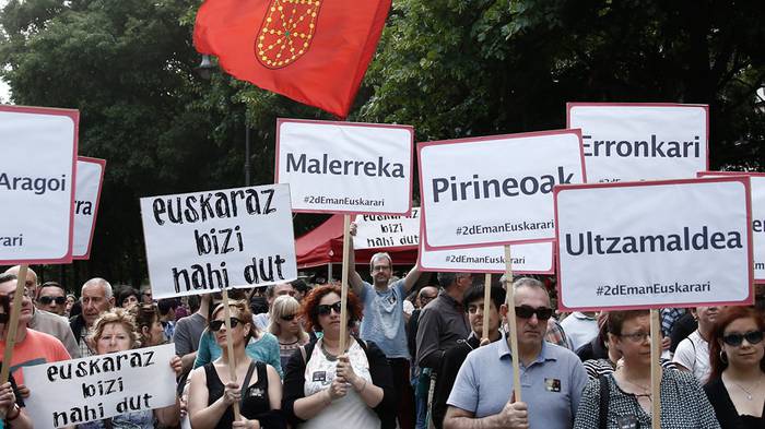 Udalen Federazioko komunikazio arduradunari euskara eskatzea “aniztasunaren kontra” doala dio orain PSNk