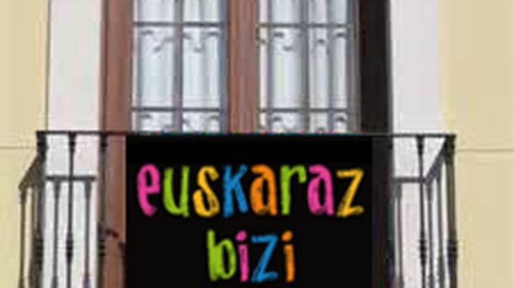 Martxoaren 25ean, eskegi ‘Euskaraz bizi nahi dut’ ikurra zure balkoian