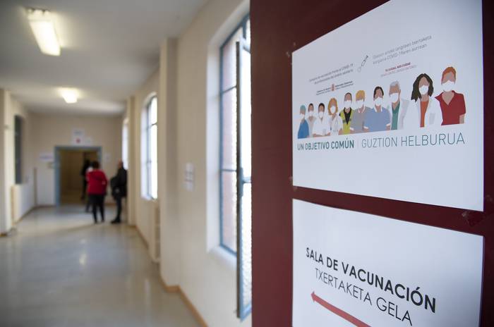 57 positibo atzeman dituzte, asteko kopururik baxuena