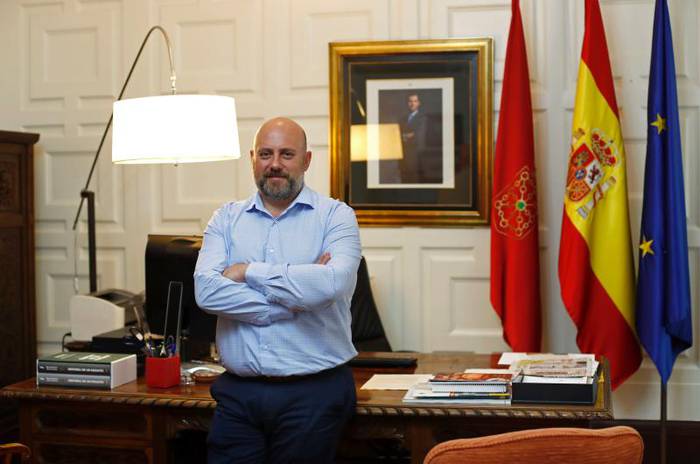 Arastik ez du adingabearen kolpatzeaz azalpenik emanen
