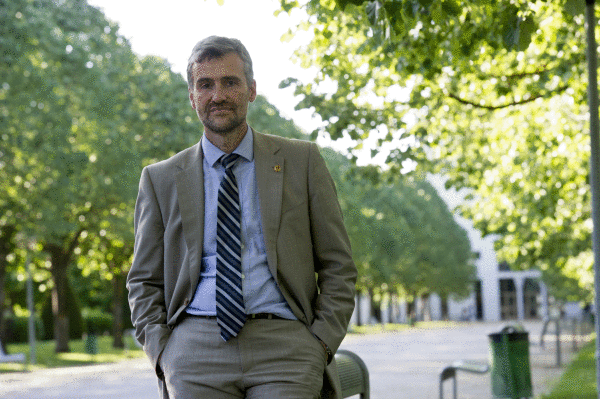 Karlosena: «Osasun sistema publikoak medikuntza fakultatea behar du»