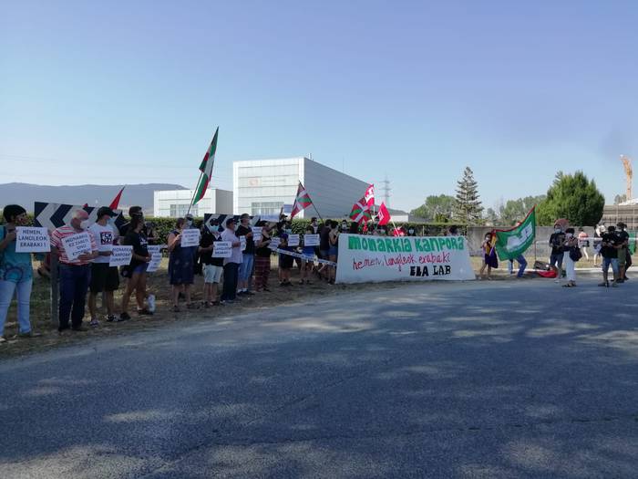 Navarra Sumak eta PSNk baino ez dute babestu errege-erreginen bisita