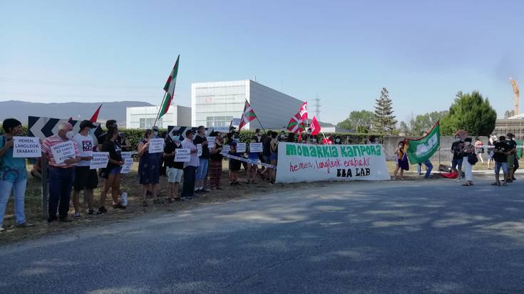 Navarra Sumak eta PSNk baino ez dute babestu errege-erreginen bisita