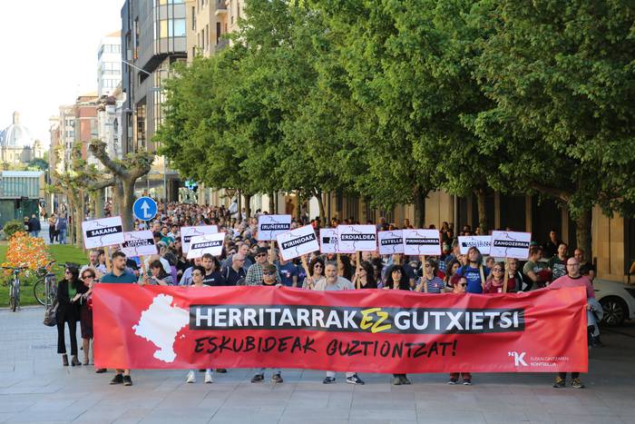 Milaka lagun elkartu dira Iruñean euskararen eta justizia sozialaren alde