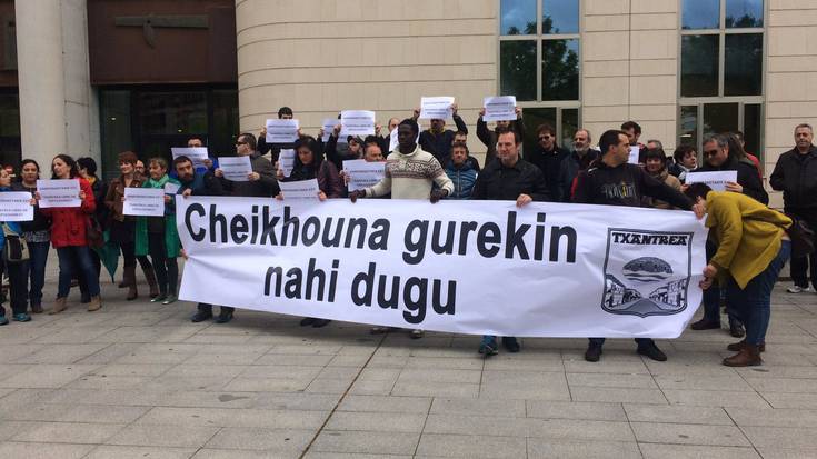Cheikhouna Txantrean gelditzeko eskatu dute auzitegi aurrean haren epaiketaren egunean
