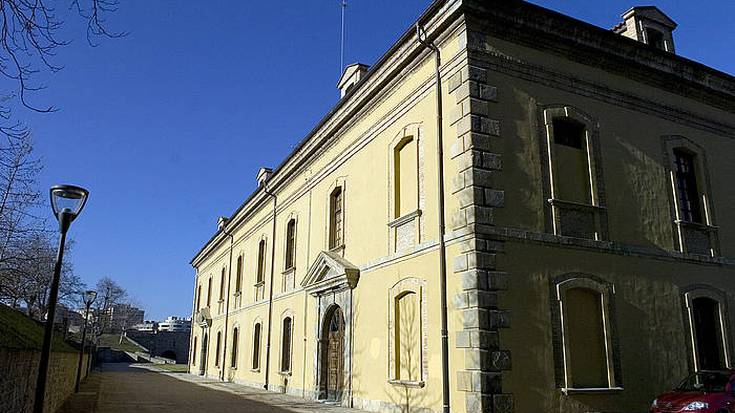Espainiako Poliziaren erakusketa Ziudadelan ez egiteko erabakia atzera bota du epaileak