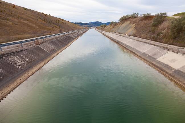 Nafarroako Ubidearen bederatzi kilometro eguzki plakaz estaliko dituzte eraikin publikoak energiaz hornitzeko