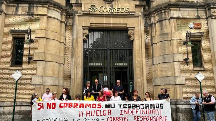 Correos-eko bulegoak garbitzen dituzten langileek hilabete eginen dute greban