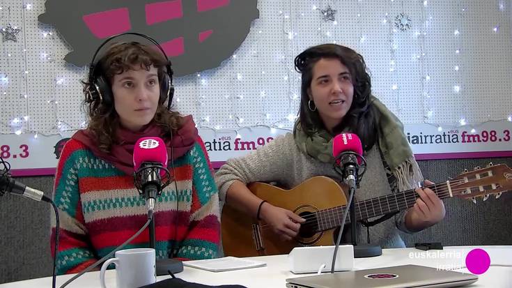 Amaia Elizagoienen eta Itziar Telletxearen Eguberri ipuina: 'Olentzero dator aro berriarekin'