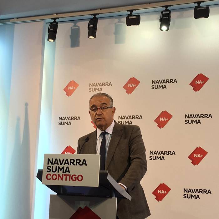Maite Esporrini eskatu dio Enrique Mayak ez dezala bere burua alkatetzarako aurkeztu
