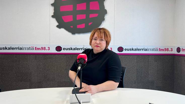 Oskia Ugarte: "Arte esperientzia murgiltzaileak ikusten ditugun bitartean ez dugu astirik pentsamendu kritikoa izateko"