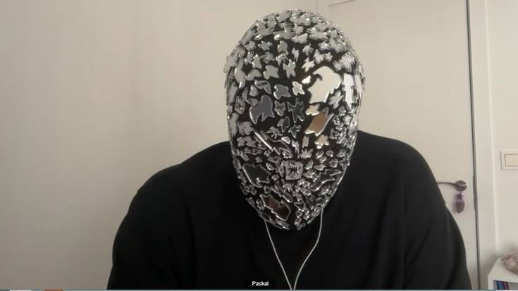 Merina Gris eta La Txama, Totem aretoan