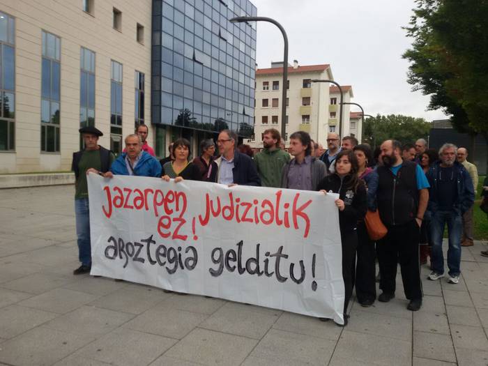 Aroztegia proiektua "hirigintza pelotazoa" zela adierazteagatik, Garbiñe Elizegi albsolbituta