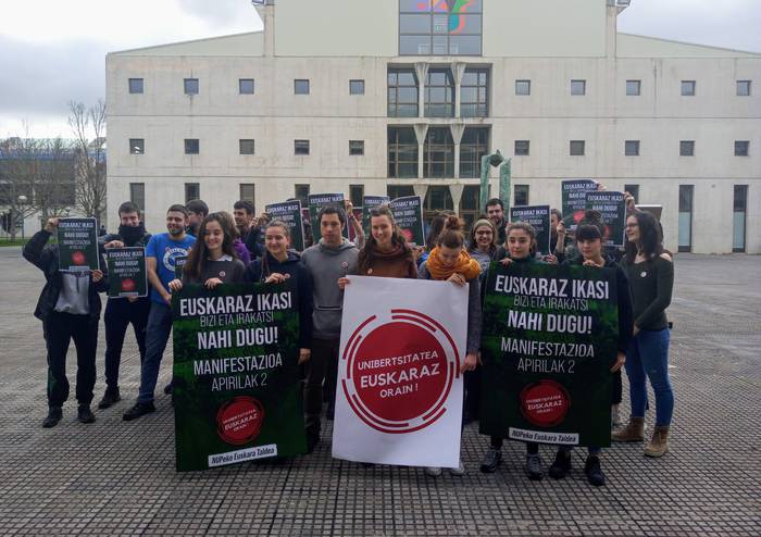Gizarte laneko graduan bost ikasgai gehiago eskainiko ditu euskaraz NUP-ek