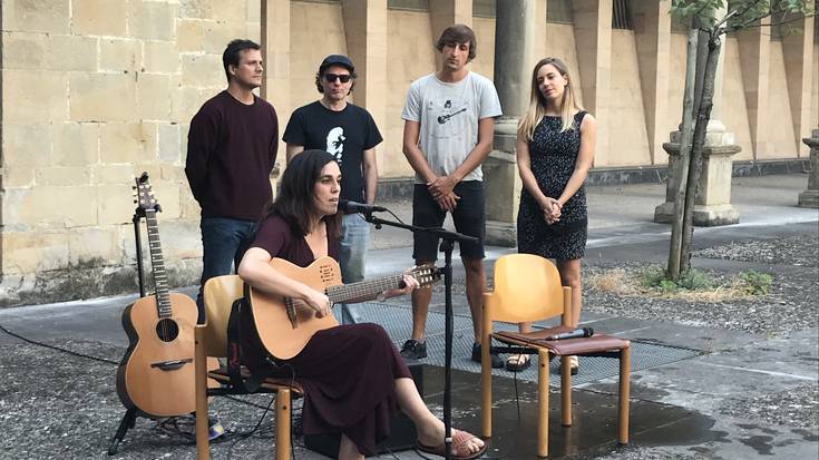 Euskal musikariak Nafarroako ikastetxeetara eramateko programa bertan behera utzi du Hezkuntza Departamentuak