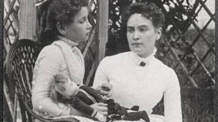 Gizalabak: Helen Adams Keller, oztopo guztiak gainditu zituen gor-itsua