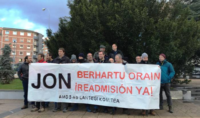 Arcelor Mittaleko lan-taldea langile baten "kanporatze-zalantzazkoa" salatzen ari da