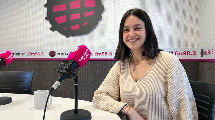 Idoia Granizo: "Bertsolaritza eta literatura elkar elikatzen dira"