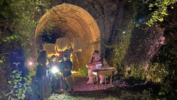 Euskal mitologiako pertsonaiak berpiztuko dira Irurtzungo Ibilbide Beltzan