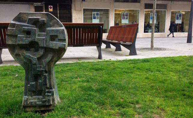 Eskuin muturreko taldeek edo funtzionario publikoek eragindako biktimak aitortzeko, ekitaldia 