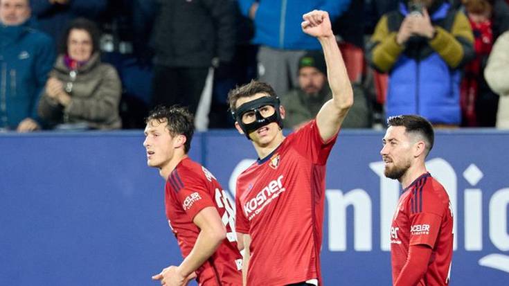 Super heroi maskaratuari eskerrak