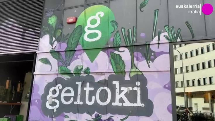 Iturrama institutuko ikasleen margolanak ikusgai daude Geltokin