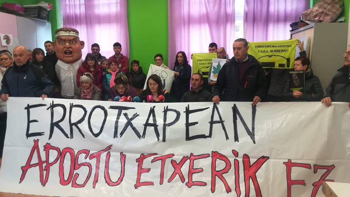 Iruñerriko apustu etxeen aurkako taldeek koordinadora sortu dute