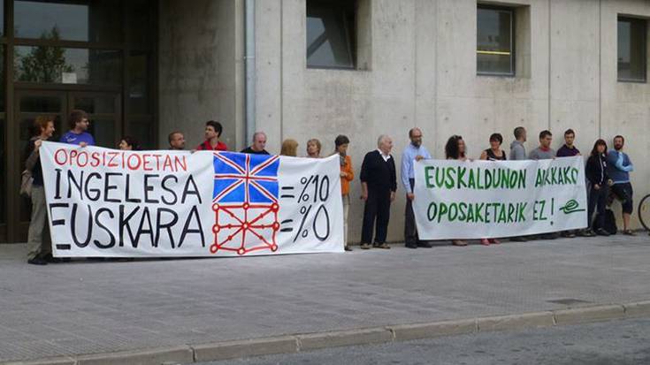 Osasunbideari ere errieta, euskara egoki ez baloratzeagatik.