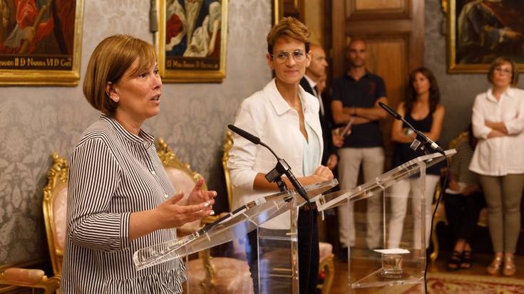 Barkosek eta Txibitek botereen eskualdatzea formalizatu dute