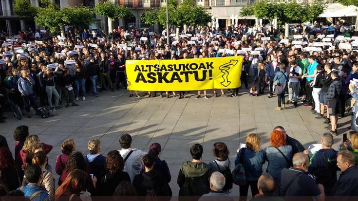 Espetxean sartu dituzte Altsasuko auziko gazteak