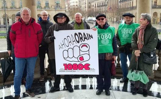 "Osagarrien bidez" gutxieneko soldatak 1.080 eurokoak izan daitezela eskatu diote Nafarroako Gobernuari