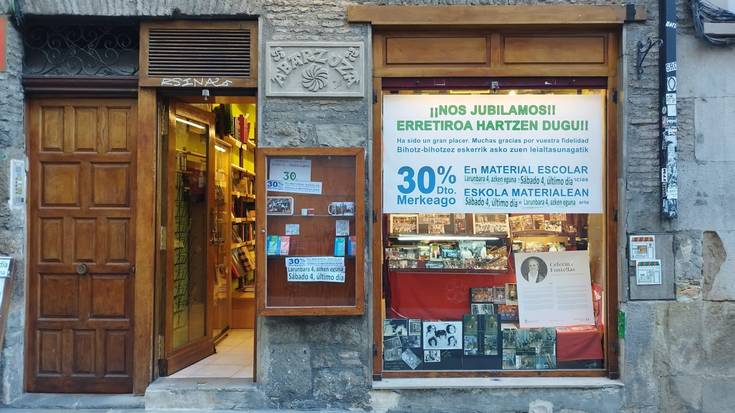 Larunbatean itxiko dute Abarzuza liburudenda, betirako