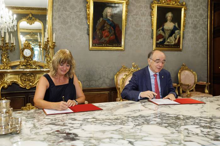 Hitzarmena berritu dute gobernuak eta Euskaltzaindiak
