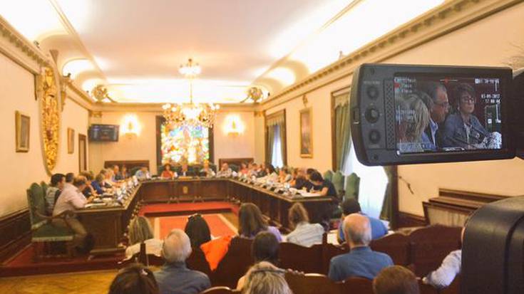 Navarra Sumak eta PSNk haur eskolen aldaketak defendatu dituzte, eta EH Bilduk eta Geroa Baik "inposaketa" kritikatu dute