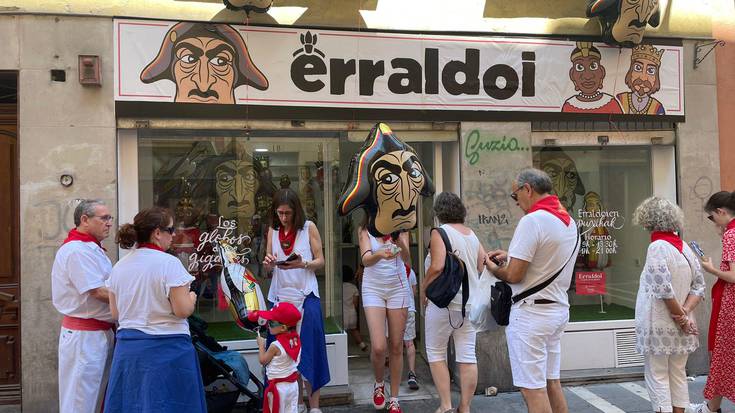 Erraldoi eta kilikien puxikak dira festetako izarra