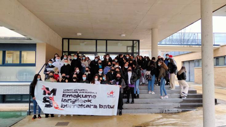 Zapalkuntzarik gabeko gizartea eskatu dute Ikasle Abertzaleek ikastetxeetan