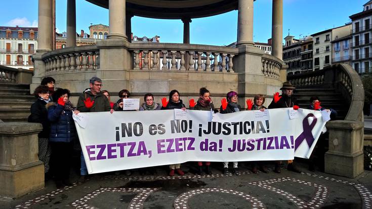 Gizon bat atxilotu dute Iruñean, bikotekidea arma zuriz zauritzea egotzita