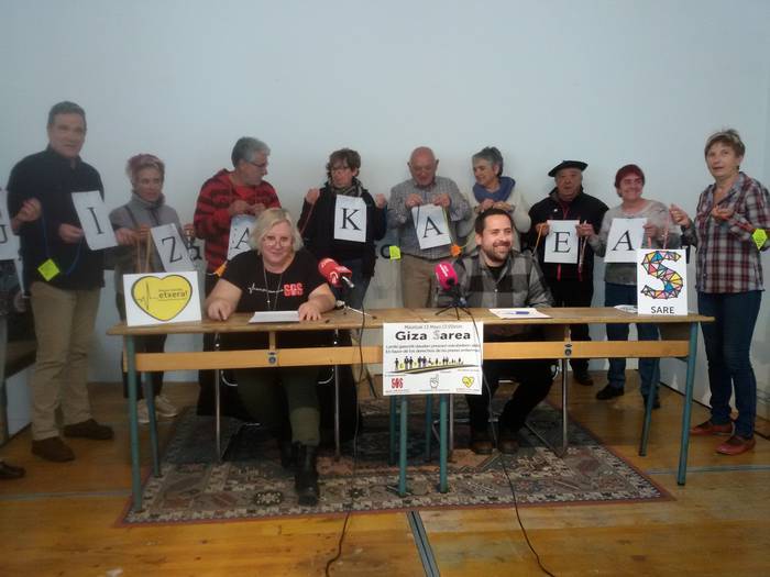 Larriki gaixorik dauden presoen eskubideen alde giza katea eginen du Sarek