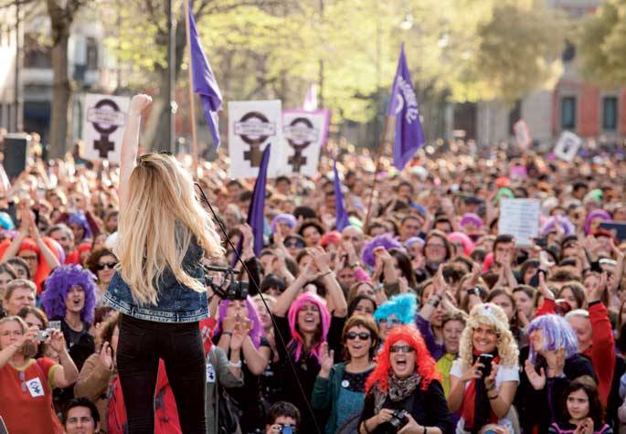 Lesbianei ugalketa bermatzeak "antolakuntza arazoak" dakartzala esan zuen Ginekologia buruak dimititu egin du