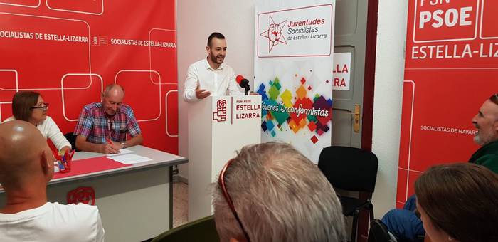 Lizarrako alkatearen aurkako mozioa sinatu duten zinegotziak alderditik kanporatu ditu PSNk