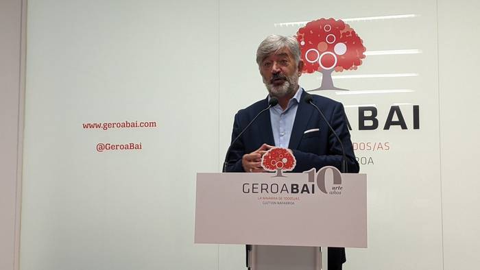 Alkate izateko bere burua ez duela aurkeztu dio Martinezek
